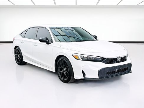 Used 2025 Honda Civic Sport image 3