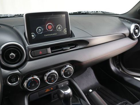 Used 2017 FIAT 124 Spider Abarth image 49