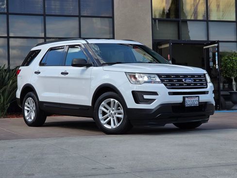 Used 2016 Ford Explorer FWD image 3