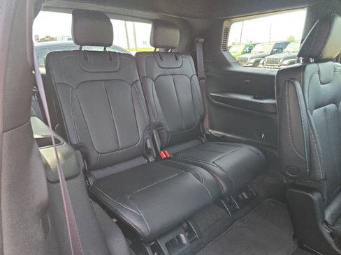 New 2026 Jeep Grand Cherokee L Limited w/ Limited Altitude Package AWD/4WD image 16