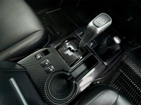 Used 2018 Toyota 4Runner TRD Off-Road Premium image 9