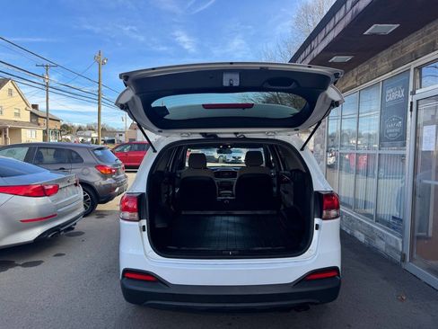 Used 2016 Kia Sorento FWD image 19