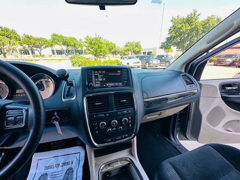 Used 2015 Dodge Grand Caravan SXT FWD image 16