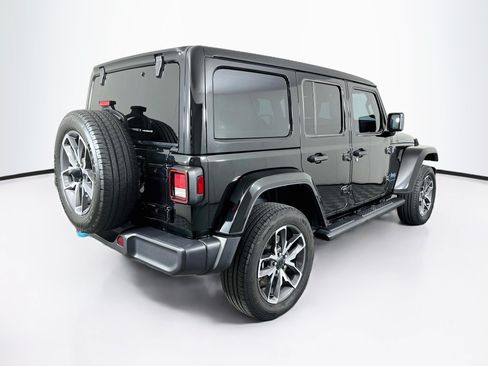 Used 2024 Jeep Wrangler Unlimited w/ Technology Group AWD/4WD image 9