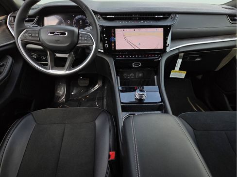 New 2026 Jeep Grand Cherokee Altitude RWD image 8