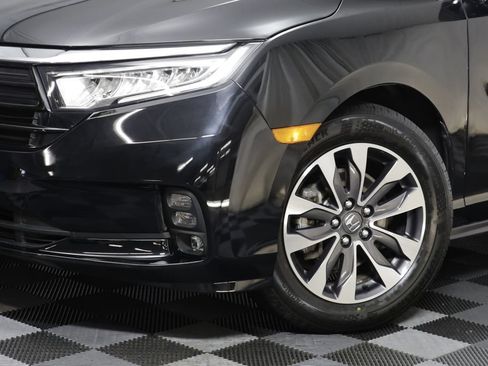 Used 2024 Honda Odyssey EX-L image 3