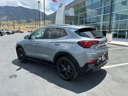 Used 2024 Buick Encore GX Sport Touring image 3