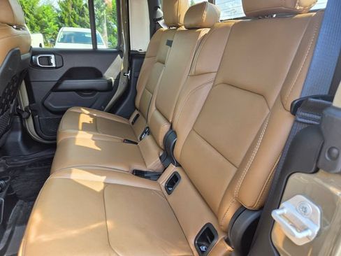Used 2020 Jeep Gladiator Rubicon AWD/4WD image 10