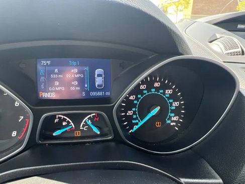 Used 2015 Ford Escape SE FWD image 22