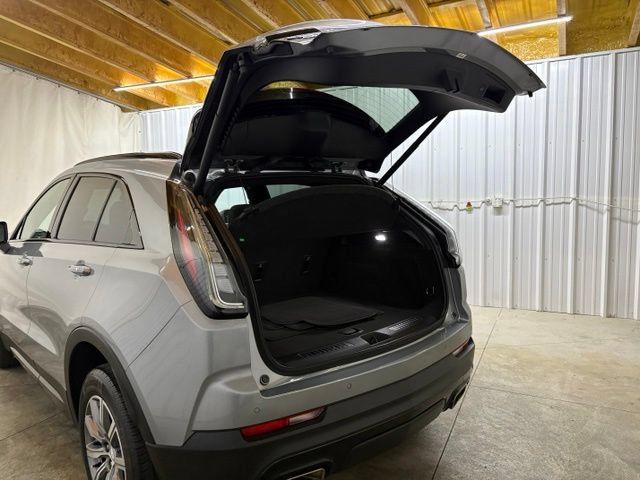 Used 2023 Cadillac XT4 Sport w/ Sun And Sound Package AWD/4WD image 9