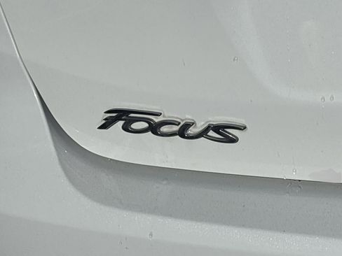 Used 2018 Ford Focus SE image 9