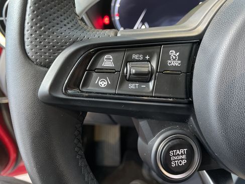 Used 2024 Alfa Romeo Giulia Veloce image 20