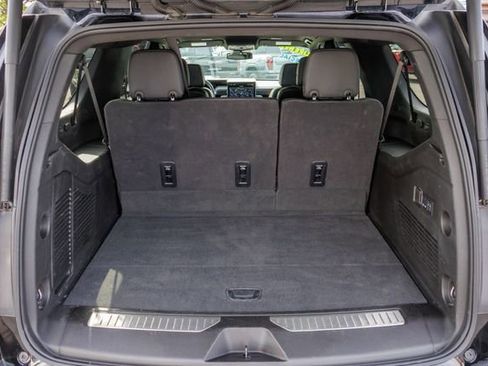Used 2025 GMC Yukon XL Denali AWD/4WD image 15