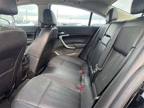 Used 2017 Buick Regal Sport Touring image 10