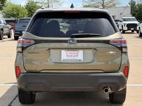 Used 2025 Subaru Forester Touring AWD/4WD image 5