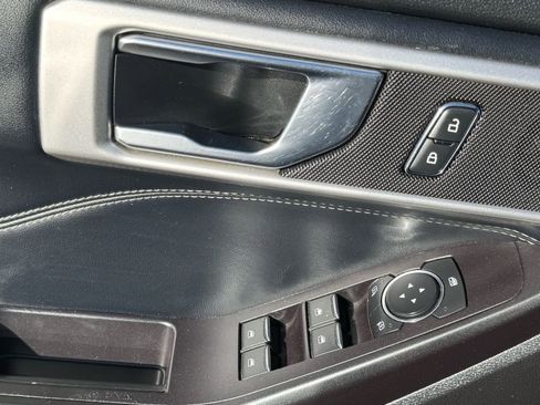 Used 2020 Ford Explorer XLT w/ Equipment Group 202A image 23