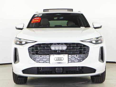 Used 2025 Audi Q5 Premium w/ Convenience Package image 3