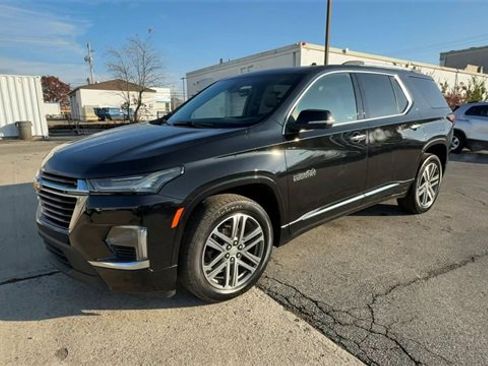Used 2023 Chevrolet Traverse High Country w/ LPO, Floor Liner Package image 4