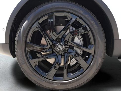 Used 2025 Land Rover Discovery S AWD/4WD image 9