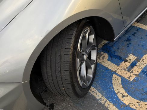 Used 2023 Chevrolet Malibu LT image 16