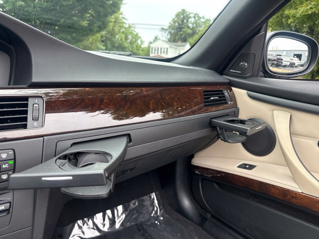 Used 2013 BMW 328i Convertible RWD image 36