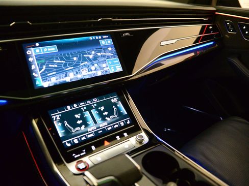 Used 2023 Audi SQ8 Premium Plus w/ SQ8 Luxury Package image 31