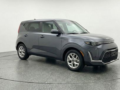 Used 2025 Kia Soul LX w/ LX Technology Package