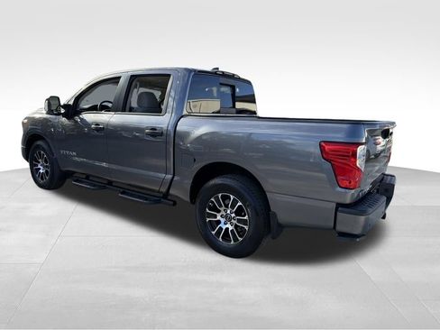 Used 2024 Nissan Titan SV w/ SV Convenience Package RWD image 5