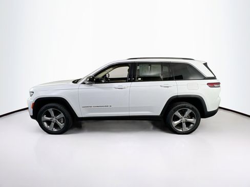 Used 2022 Jeep Grand Cherokee Limited w/ Luxury Tech Group II image 8