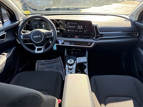 Certified 2025 Kia Sportage LX AWD/4WD image 22