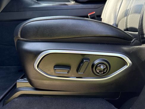 Used 2024 Jeep Wagoneer L Series III w/ Flexible Seating Group image 13