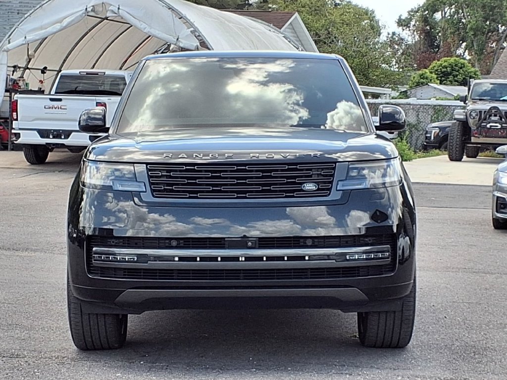 Used 2025 Land Rover Range Rover Long Wheelbase SE AWD/4WD image 2