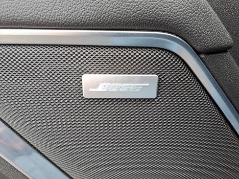 Used 2022 Chevrolet Silverado 1500 LTZ w/ Z71 Off-Road Package AWD/4WD image 17