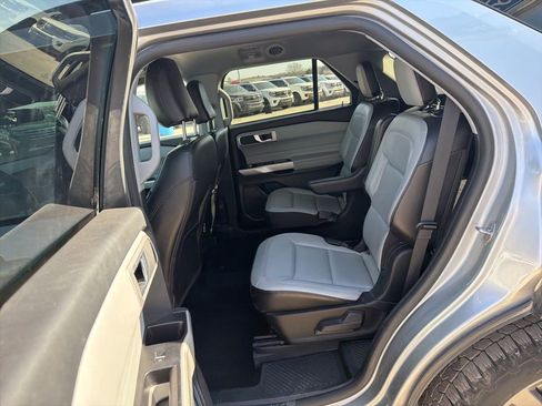 Used 2021 Ford Explorer XLT w/ Equipment Group 202A image 20
