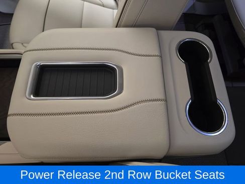 Used 2023 GMC Yukon Denali image 30