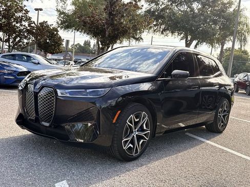 Used 2024 BMW iX xDrive50 w/ Premium Package AWD/4WD image 7
