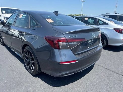 Used 2025 Honda Civic Sport image 6