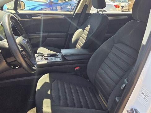 Used 2019 Ford Fusion SE FWD image 8