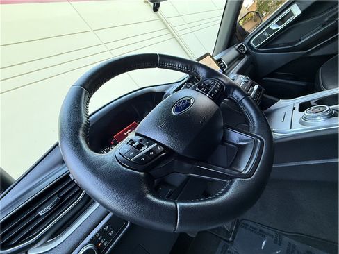 Used 2020 Ford Explorer XLT w/ Equipment Group 202A AWD/4WD image 20