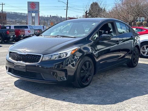 Used 2017 Kia Forte LX w/ LX Popular Package image 5
