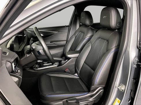 Used 2025 Buick Envista Sport Touring w/ Experience Buick Package FWD image 7