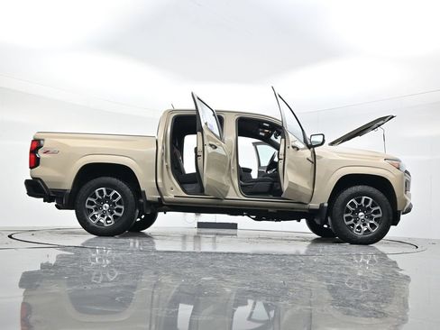 Used 2023 Chevrolet Colorado Z71 w/ Z71 Convenience Package 2 image 51