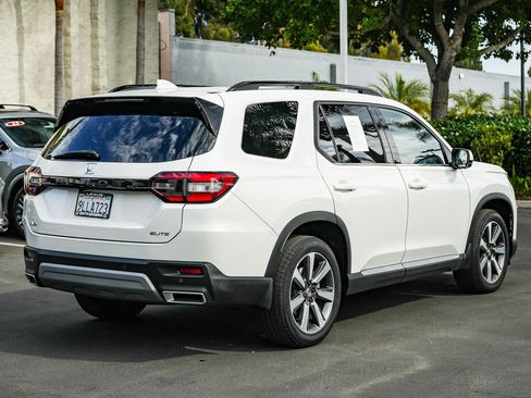 Used 2024 Honda Pilot Elite image 6