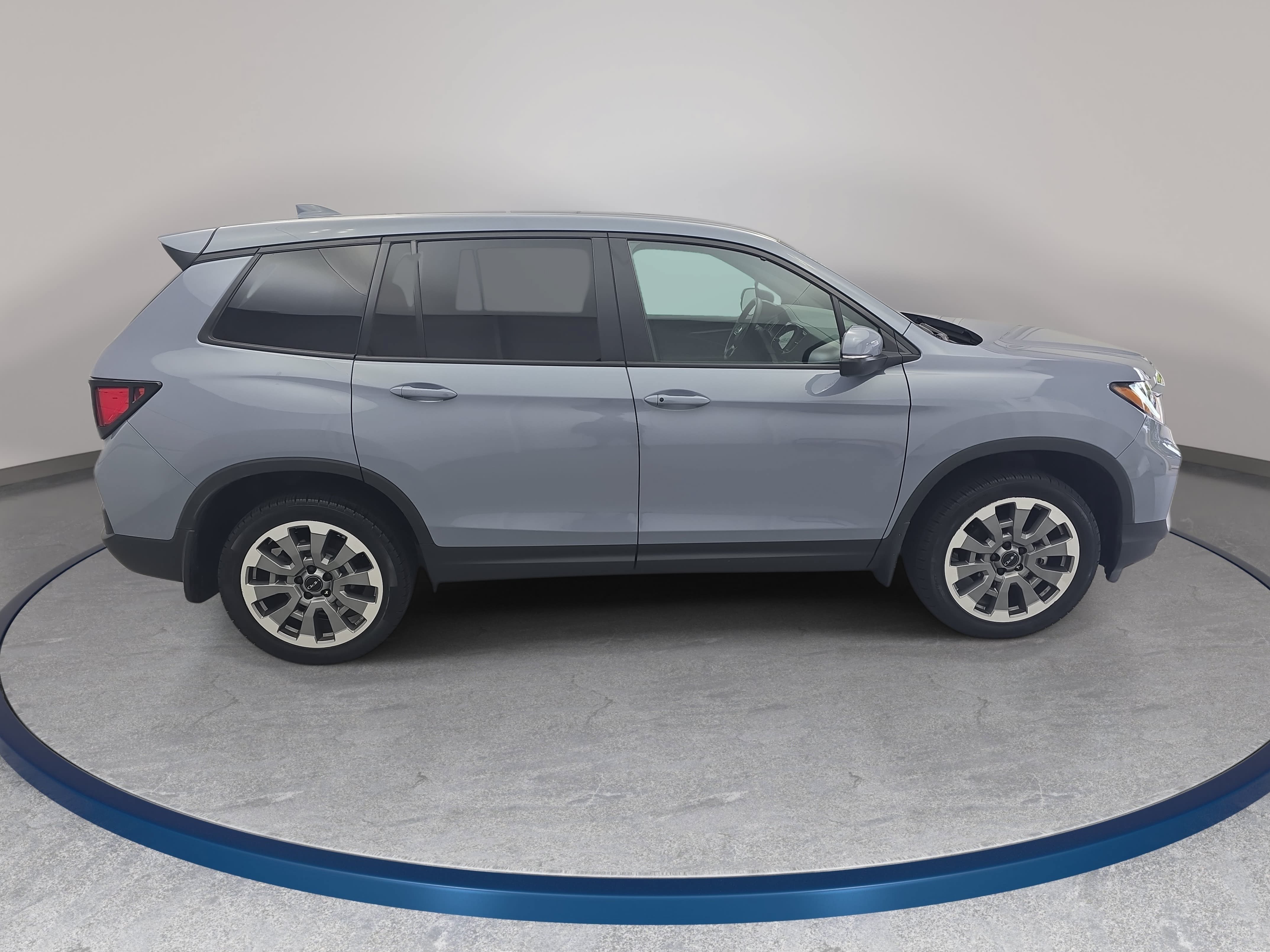 Used 2025 Honda Passport EX-L image 4