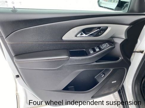 Used 2020 Chevrolet Traverse RS image 23