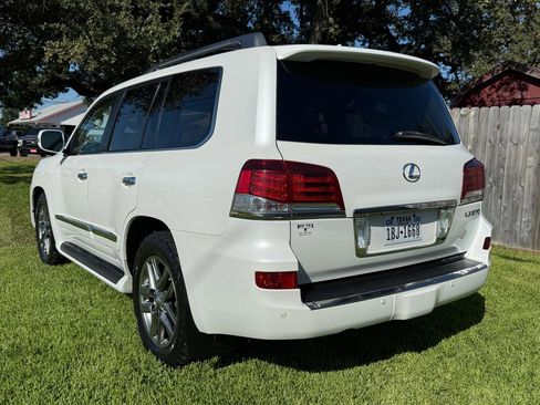 Used 2013 Lexus LX 570 4WD w/ Luxury Pkg image 3
