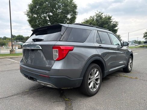 Used 2023 Ford Explorer XLT w/ Equipment Group 202A AWD/4WD image 9