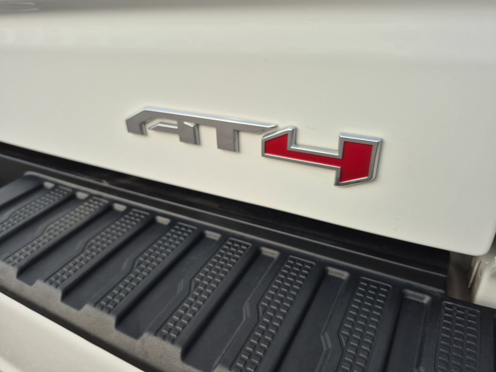 Used 2025 GMC Sierra 1500 AT4 AWD/4WD image 32