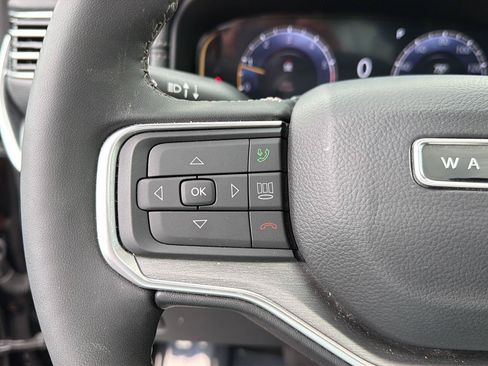 Used 2024 Jeep Wagoneer Series II w/ Convenience Group I AWD/4WD image 23