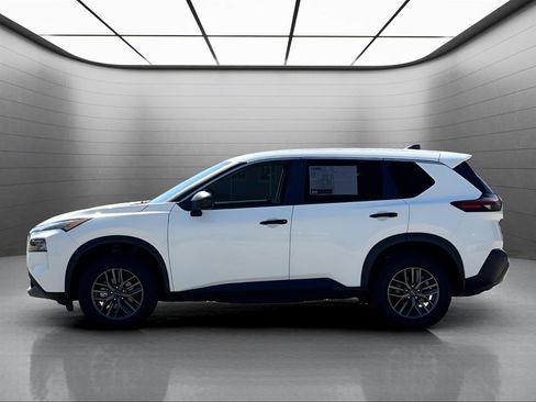 Used 2023 Nissan Rogue S FWD image 11